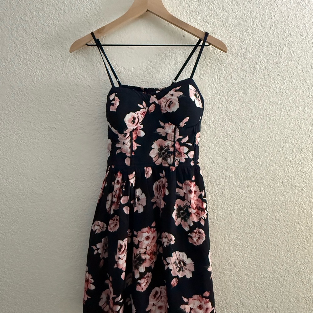 Chic Floral Mini Dress with Spaghetti Straps